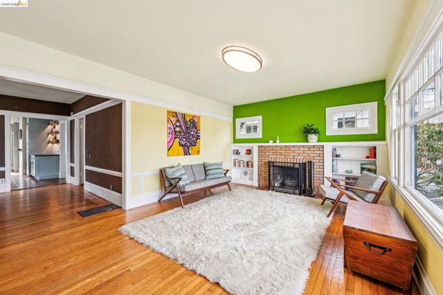 1066 Bayview Ave, Oakland, CA 94610