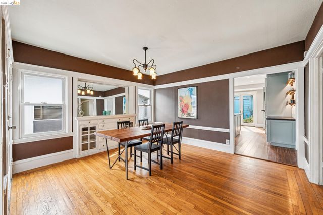 1066 Bayview Ave, Oakland, CA 94610