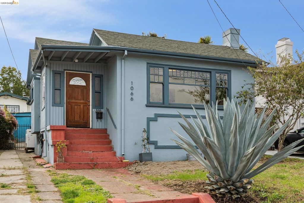 1066 Bayview Ave, Oakland, CA 94610