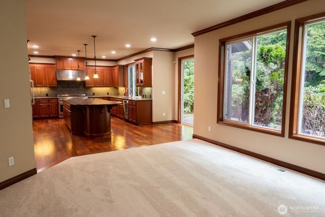 19626 NE 42nd Way, Sammamish, WA 98074