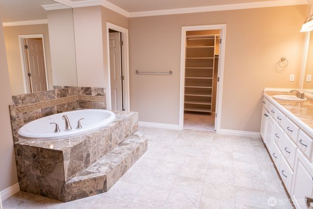 19626 NE 42nd Way, Sammamish, WA 98074