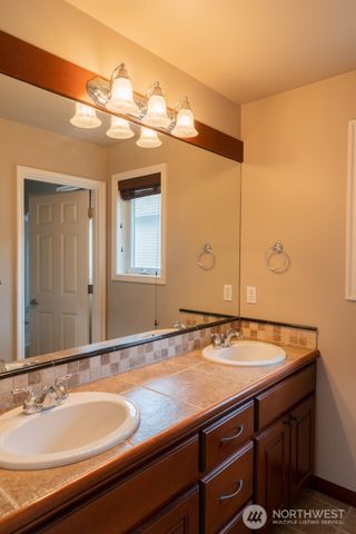 19626 NE 42nd Way, Sammamish, WA 98074