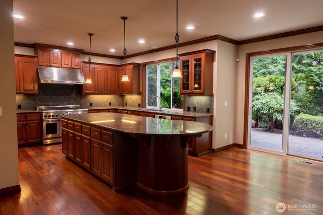 19626 NE 42nd Way, Sammamish, WA 98074