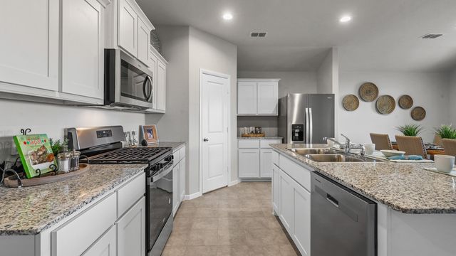 434 LUBBOCK Drive, Azle, TX 76020