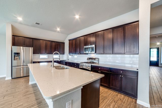 2010 Bailey Forest, San Antonio, TX 78253