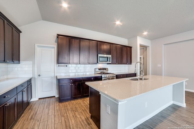 2010 Bailey Forest, San Antonio, TX 78253