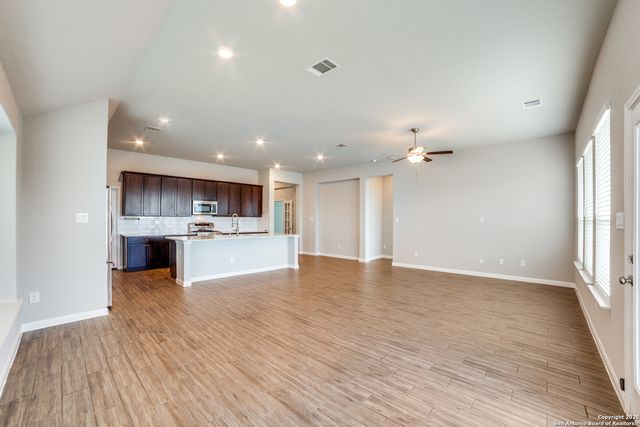 2010 Bailey Forest, San Antonio, TX 78253