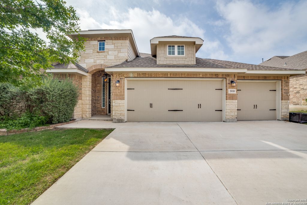 2010 Bailey Forest, San Antonio, TX 78253