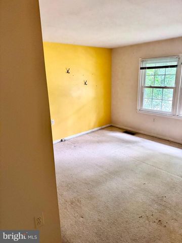 11974 COTTON MILL DR, Woodbridge, VA 22192