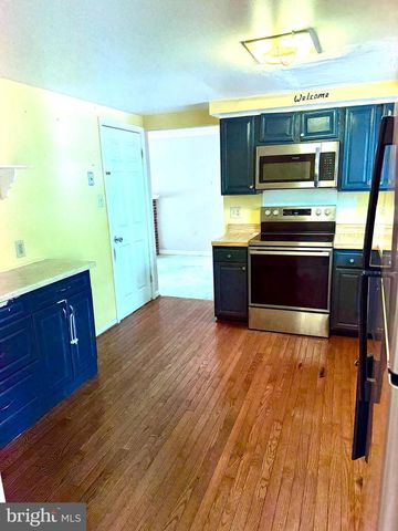 11974 COTTON MILL DR, Woodbridge, VA 22192