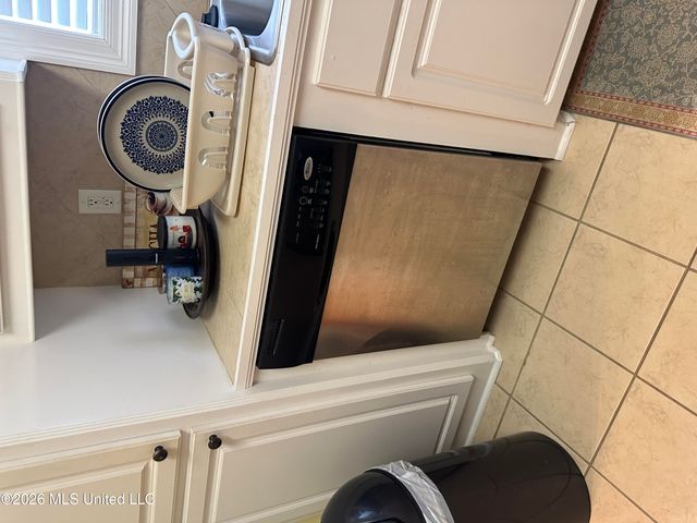 312 E Magnolia Place, Pearl, MS 39208