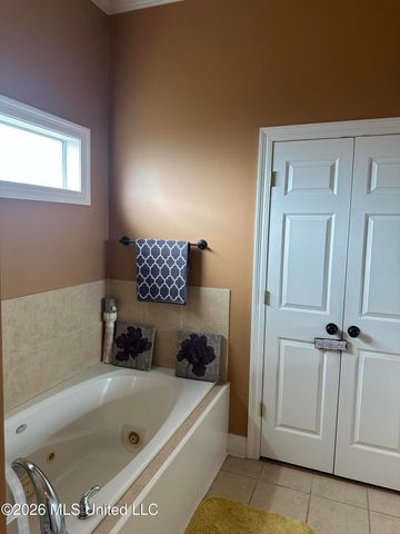 312 E Magnolia Place, Pearl, MS 39208