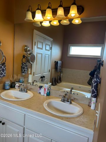 312 E Magnolia Place, Pearl, MS 39208