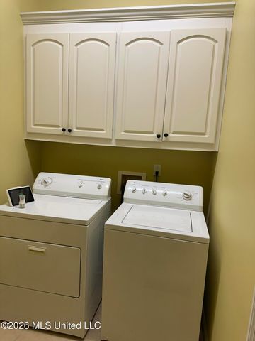 312 E Magnolia Place, Pearl, MS 39208