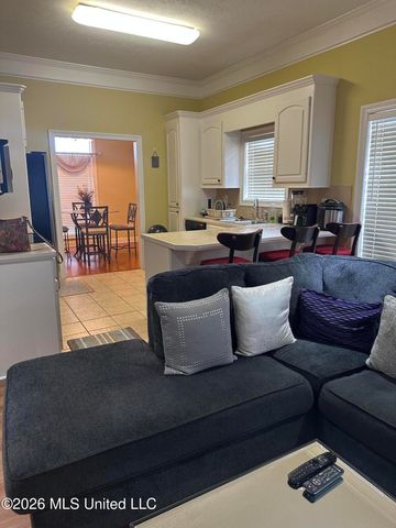 312 E Magnolia Place, Pearl, MS 39208