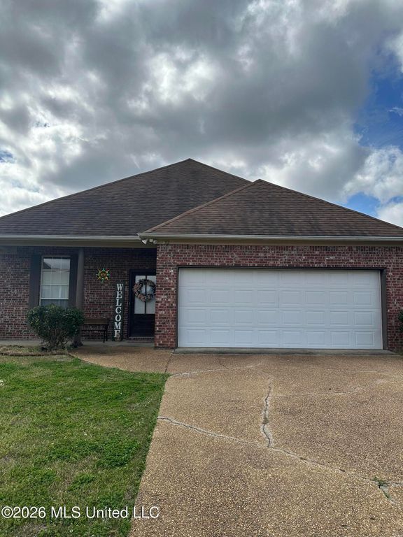 312 E Magnolia Place, Pearl, MS 39208