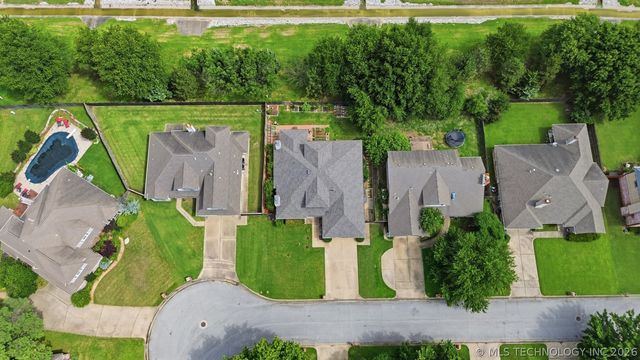 10907 E 74th Street, Tulsa, OK 74133