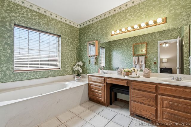 10907 E 74th Street, Tulsa, OK 74133
