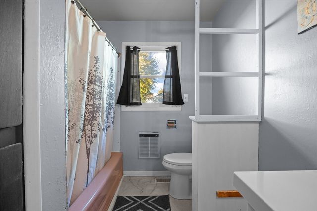 2500 1st Avenue, Marion, IA 52302