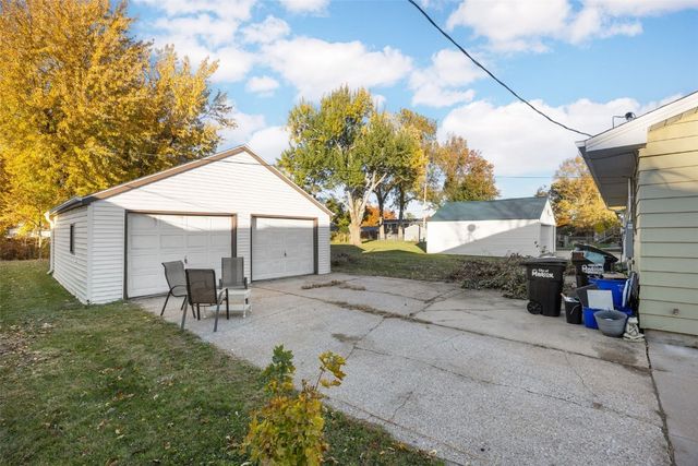 2500 1st Avenue, Marion, IA 52302