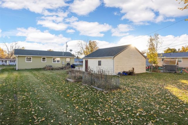 2500 1st Avenue, Marion, IA 52302