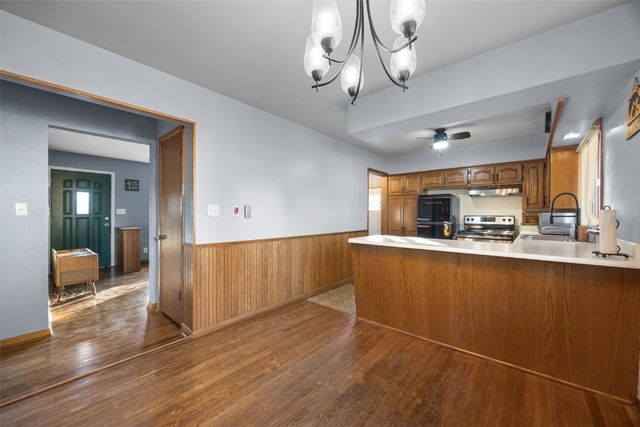 2500 1st Avenue, Marion, IA 52302