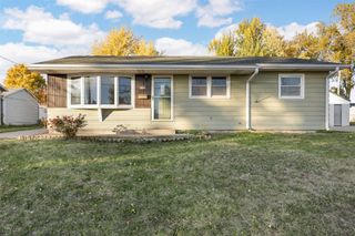 2500 1st Avenue, Marion, IA 52302