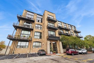 2614 N Clybourn Avenue 401, Chicago, IL 60614