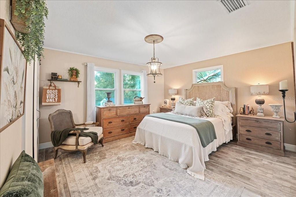 Image 15 of property listing at 1407 21ST STREET W, Bradenton, FL 34205