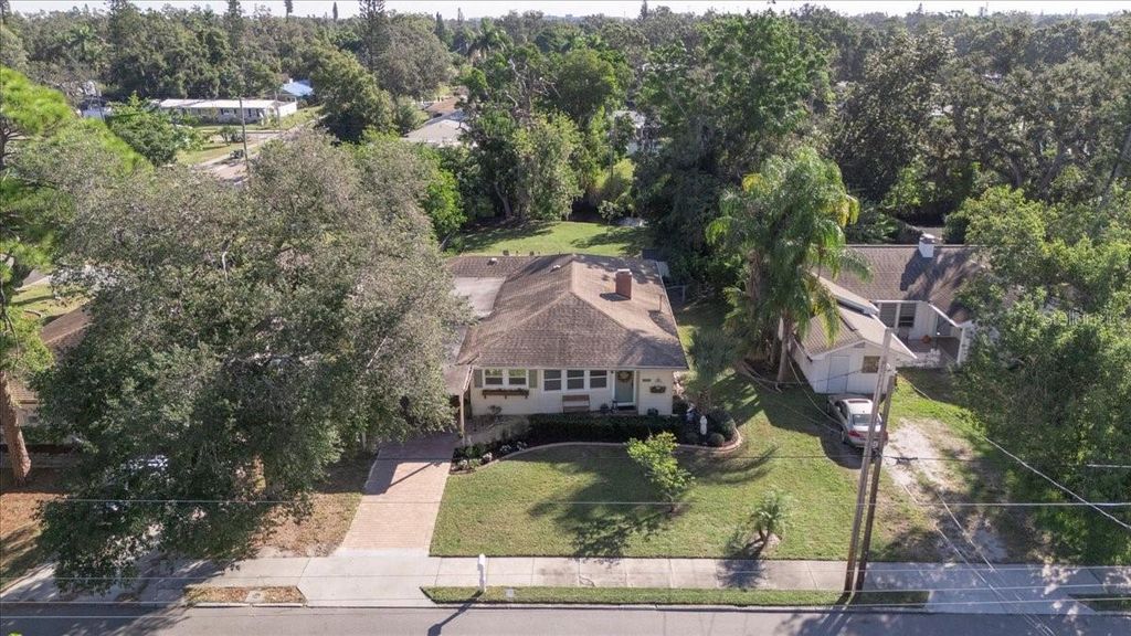 Image 4 of property listing at 1407 21ST STREET W, Bradenton, FL 34205