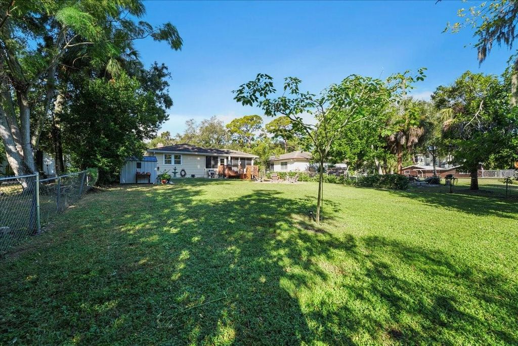 Image 36 of property listing at 1407 21ST STREET W, Bradenton, FL 34205