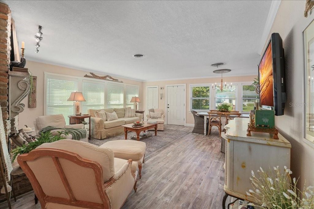 Image 10 of property listing at 1407 21ST STREET W, Bradenton, FL 34205