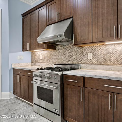 7411 Woodland Drive, Pass Christian, MS 39571