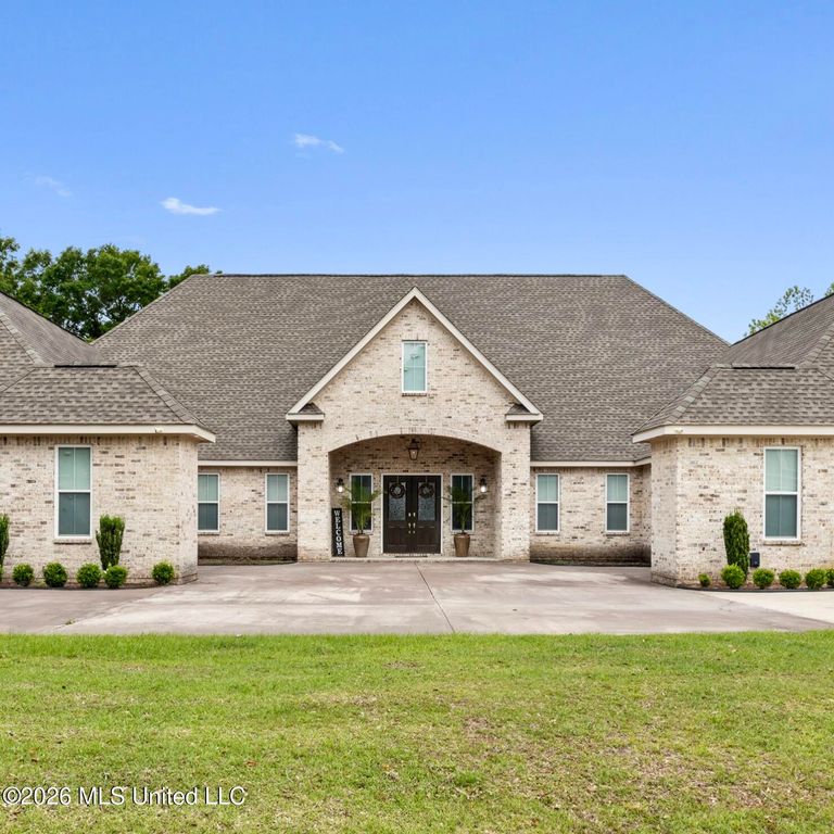 7411 Woodland Drive, Pass Christian, MS 39571