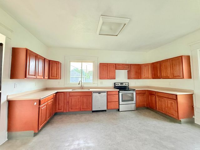 1323 W Euclid Avenue, Marion, IN 46952