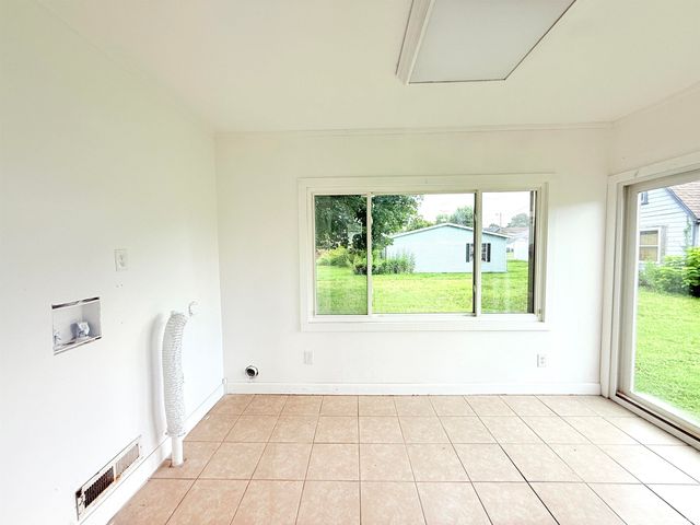 1323 W Euclid Avenue, Marion, IN 46952