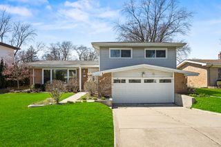 215 HIBBARD Road, Wilmette, IL 60091
