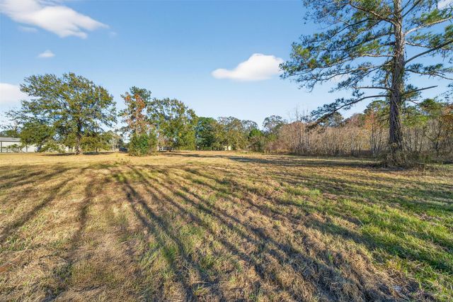 230 County Road 3373, Cleveland, TX 77327