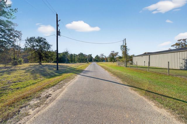 230 County Road 3373, Cleveland, TX 77327