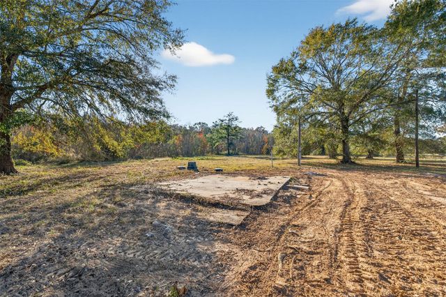 230 County Road 3373, Cleveland, TX 77327