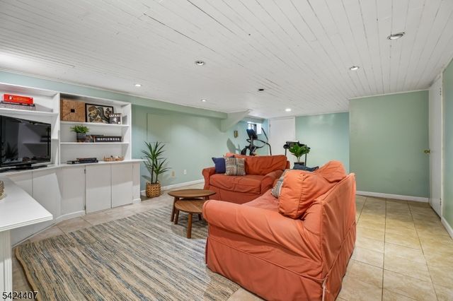 73 Harvard Ave, Maplewood Twp., NJ 07040
