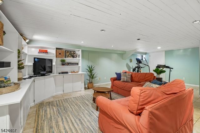 73 Harvard Ave, Maplewood Twp., NJ 07040