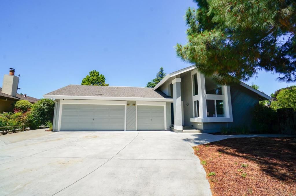 Image 2 of property listing at 2968 Woodgate Court, San Jose, CA 95118