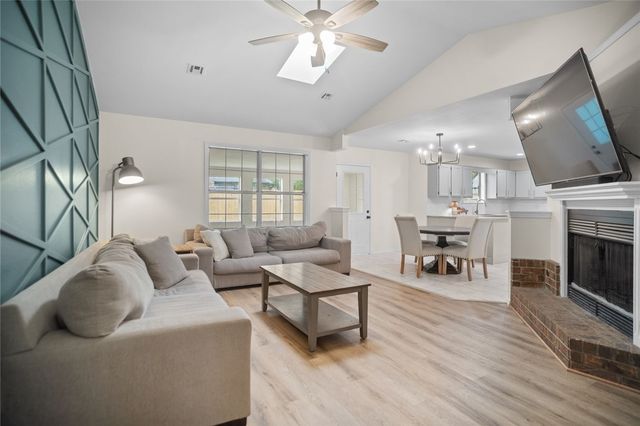 3715 W Rozell Street, Rogers, AR 72756