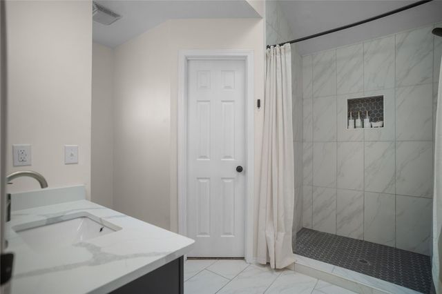 3715 W Rozell Street, Rogers, AR 72756