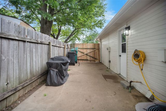 3715 W Rozell Street, Rogers, AR 72756