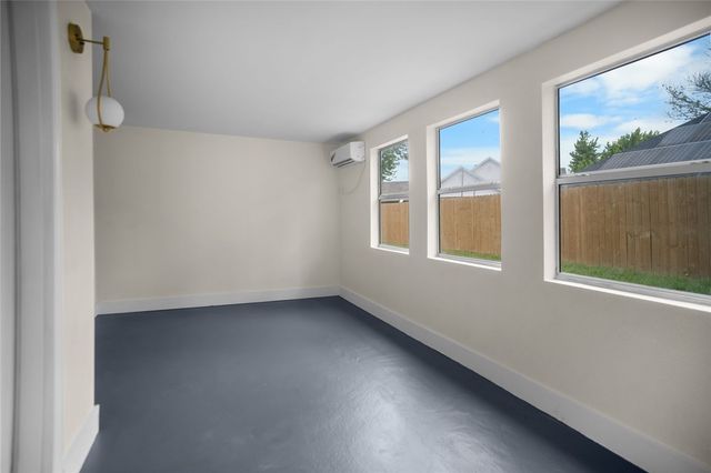 3715 W Rozell Street, Rogers, AR 72756
