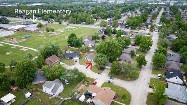 3715 W Rozell Street, Rogers, AR 72756