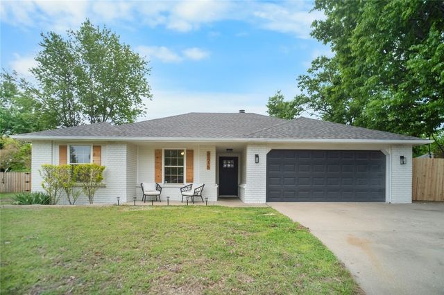 3715 W Rozell Street, Rogers, AR 72756