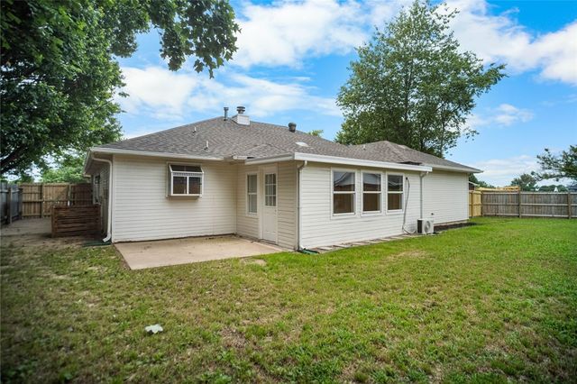 3715 W Rozell Street, Rogers, AR 72756